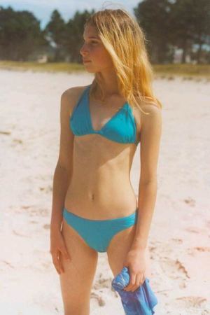 Blu bikini young sexy girl